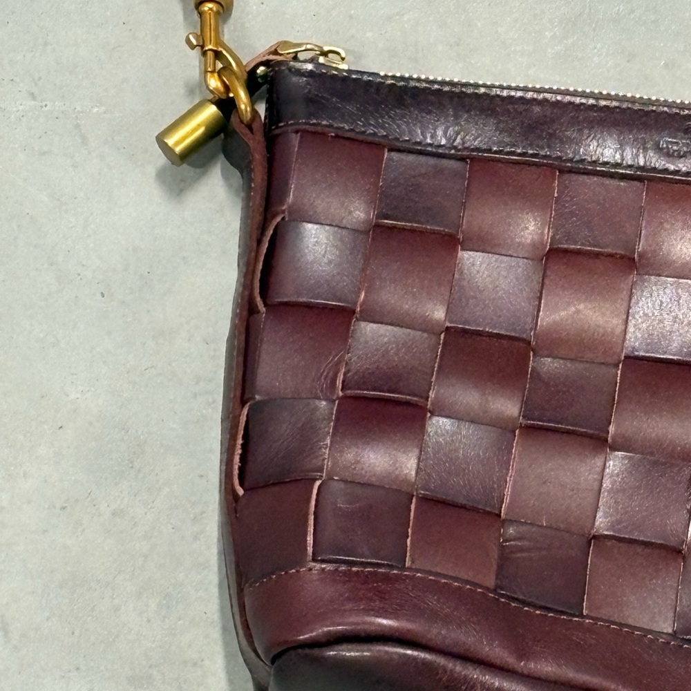 Chic Woven Leather Venture Crossbody Bag in Rich Brown - Picture 2 of 8